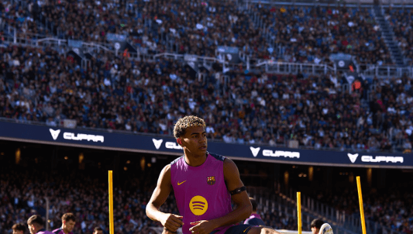 flick-defends-barca-protecting-yamal